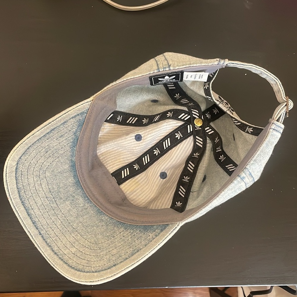 Adidas cap - Picture 2 of 4